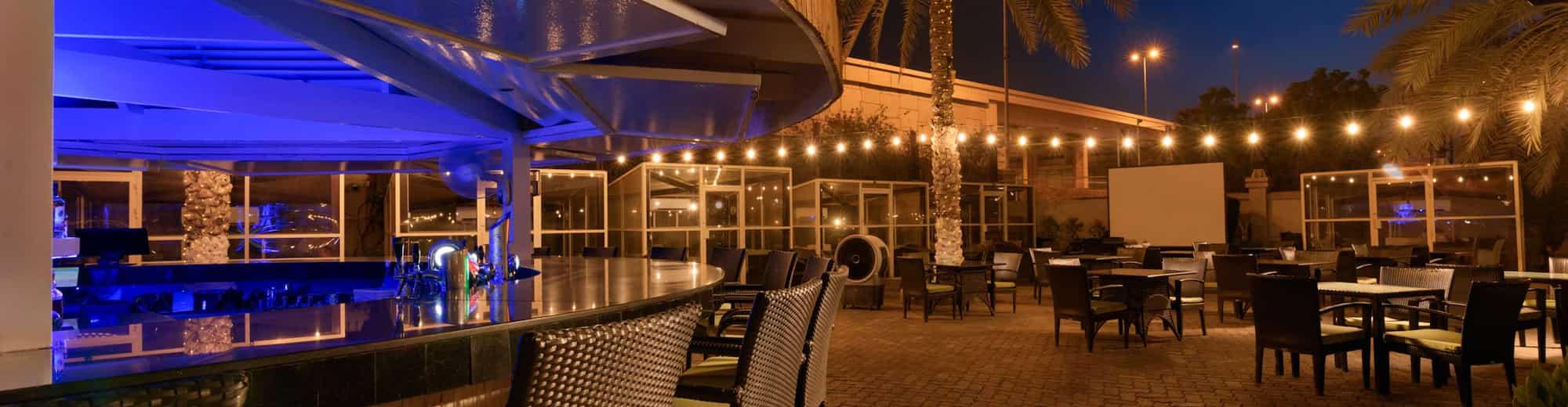 Radisson Blu Hotel, Muscat - The Lazy Lizard