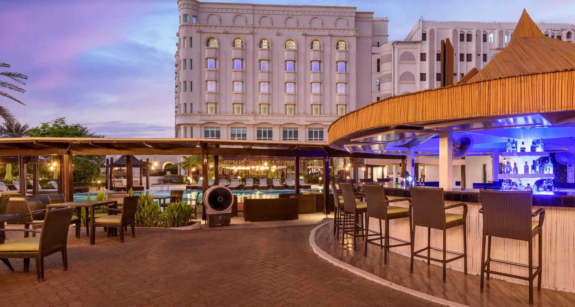 Radisson Blu Hotel, Muscat - The Lazy Lizard