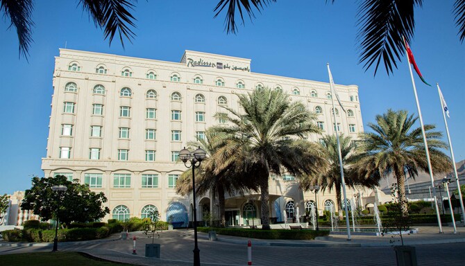 Hotels in Muscat City Centre, Oman | Radisson Blu Hotel Muscat