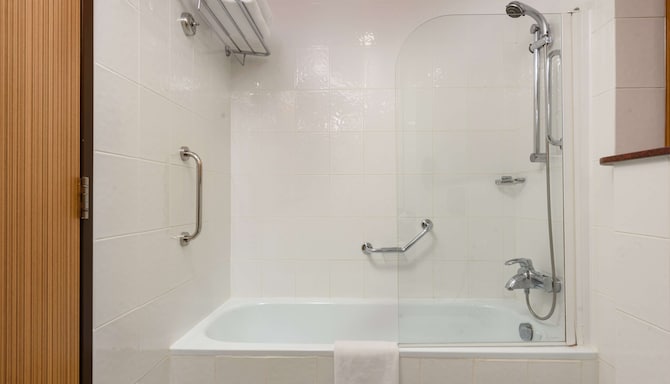 Radisson Blu Hotel, Muscat - Bathroom - 2