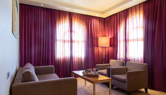 Radisson Blu Hotel, Muscat - Suite Room