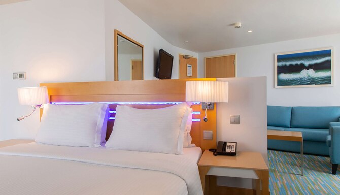 Radisson Blu Hotel, Muscat - Junior Suite Room