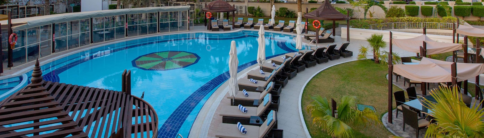 Radisson Blu Hotel, Muscat - Swimming pool