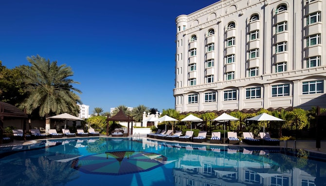 Radisson Blu Hotel, Muscat - Pool