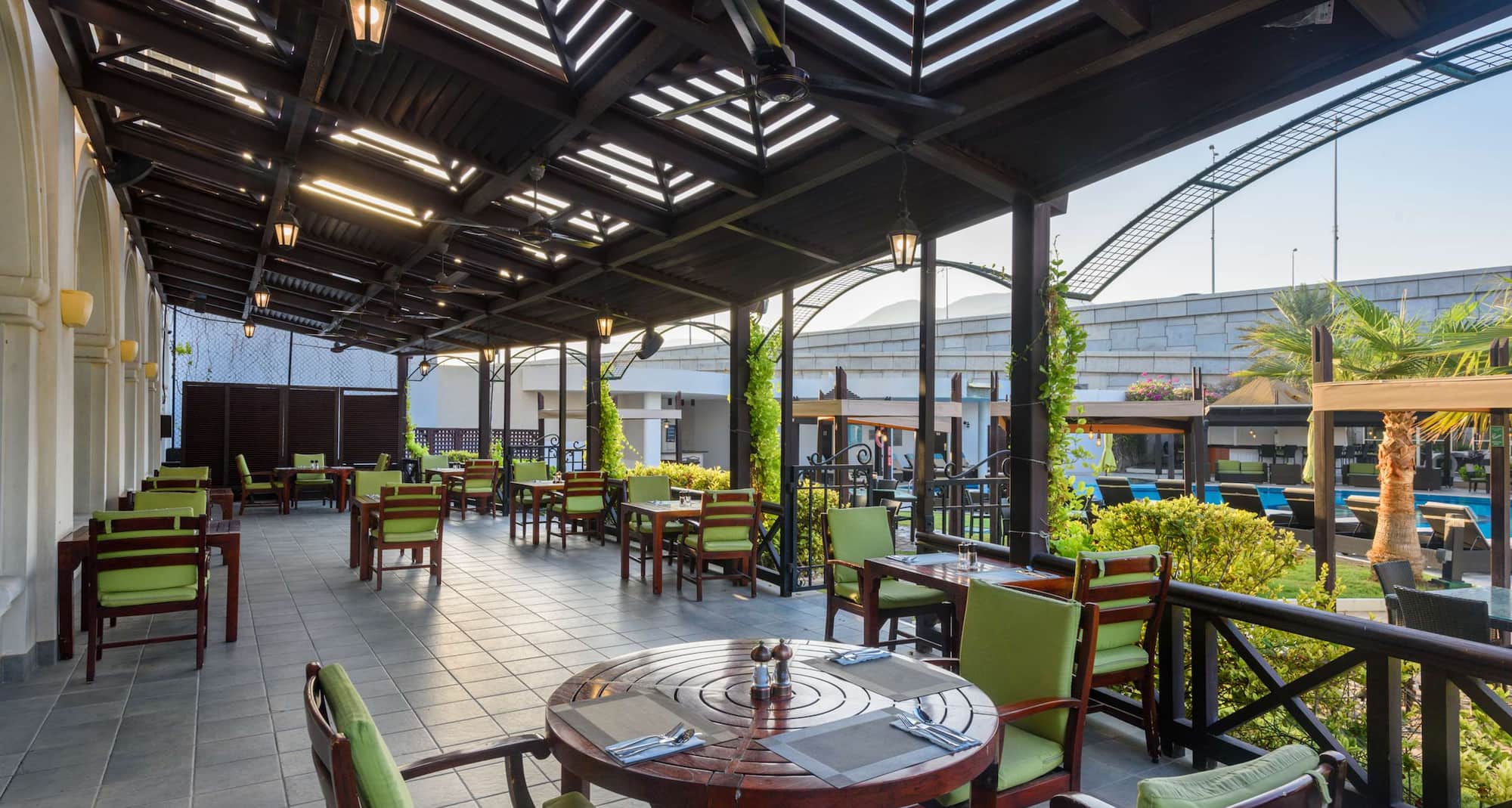 Radisson Blu Hotel, Muscat - Olivos Terrace