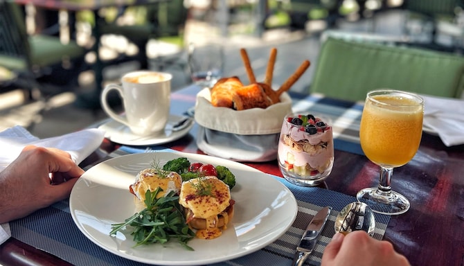 Radisson Blu Hotel, Muscat - Breakfast