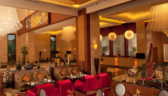 Radisson Blu Hotel Nagpur - Bar Lounge