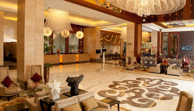 Radisson Blu Hotel Nagpur - Lobby