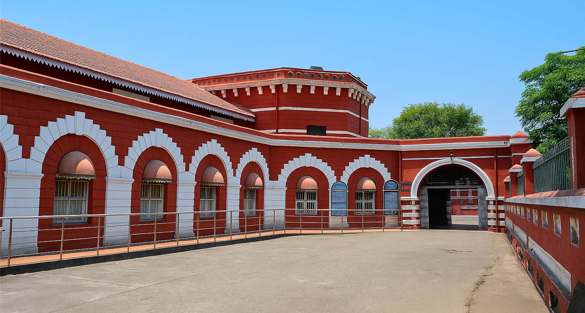 Radisson Blu Hotel, Nagpur - Central Museum