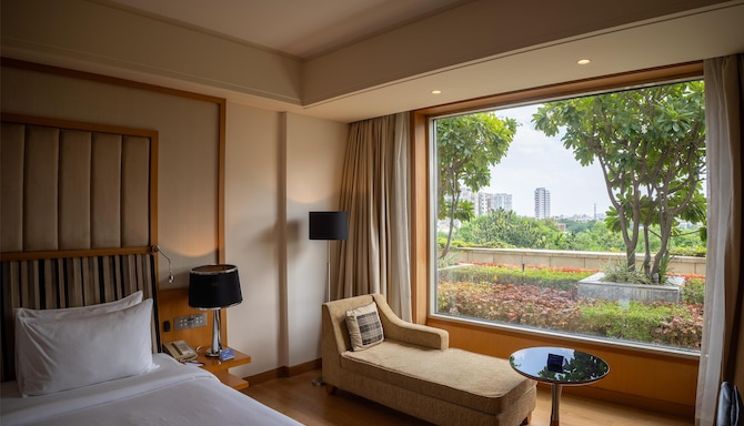 Radisson Blu Hotel, Nagpur - Superior Room Garden View