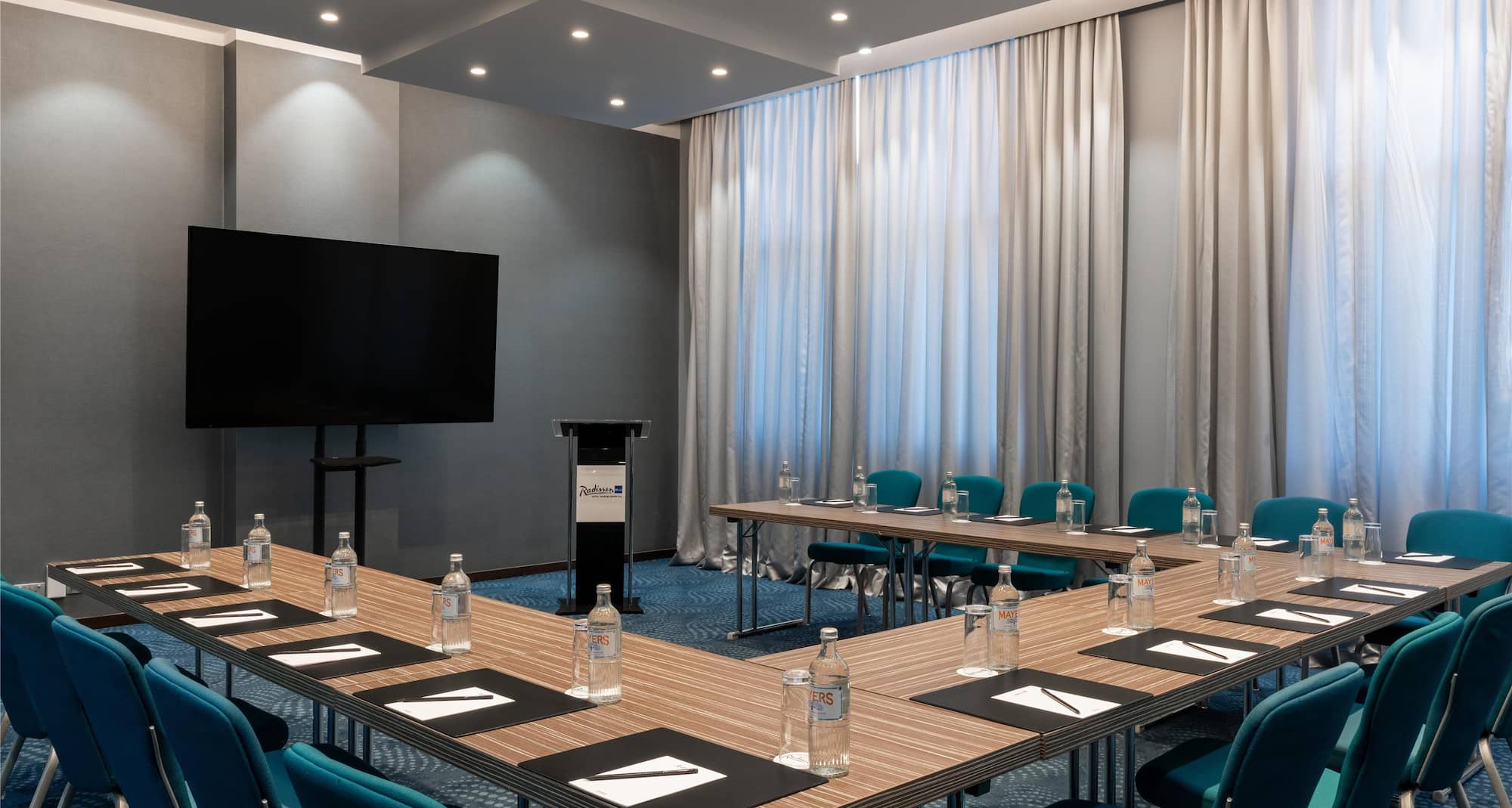 Radisson Blu Hotel, Nairobi Upper Hill - Chui Boardroom
