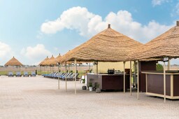 Radisson Blu Hotel, N Djamena - Pool bar area