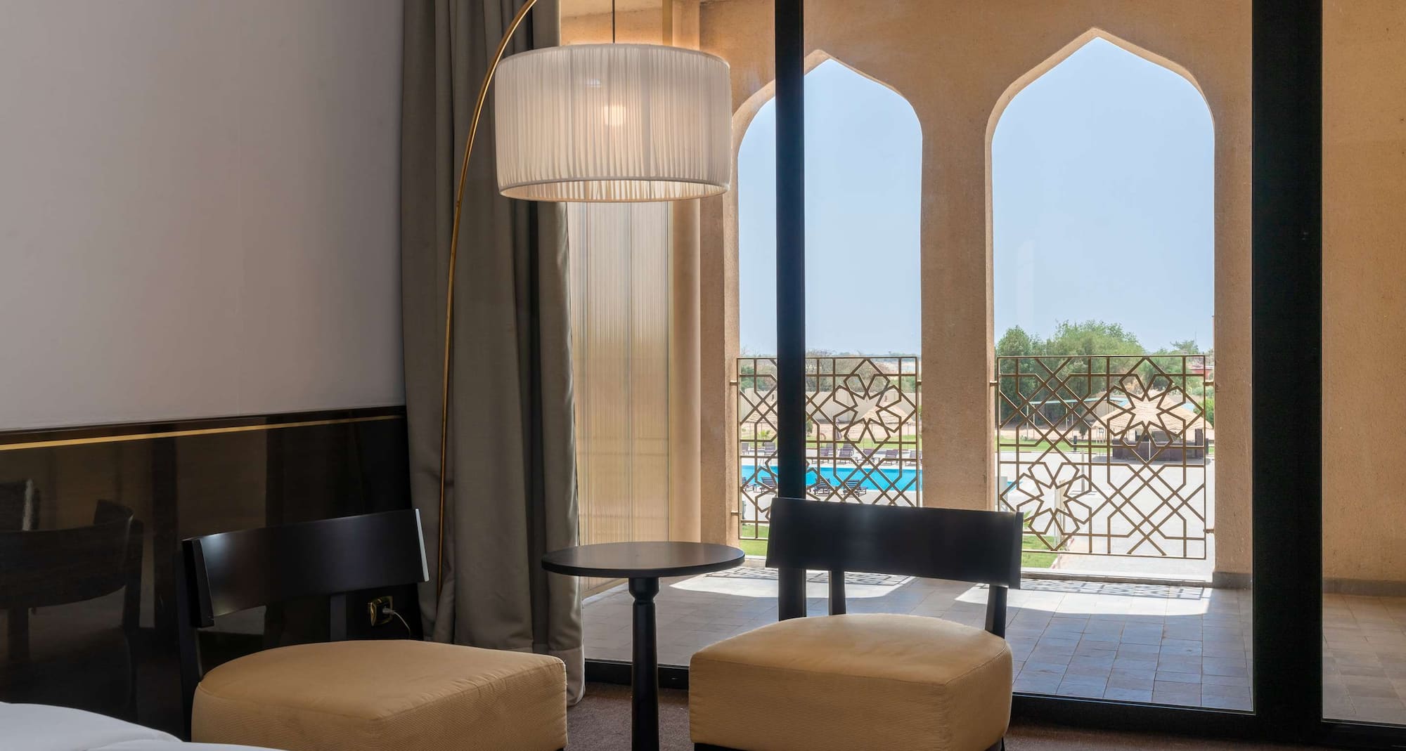 Radisson Blu Hotel, N Djamena - Superior Room with terrace and pool view