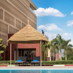 Radisson Blu Hotel, N Djamena - Outdoor pool and river view