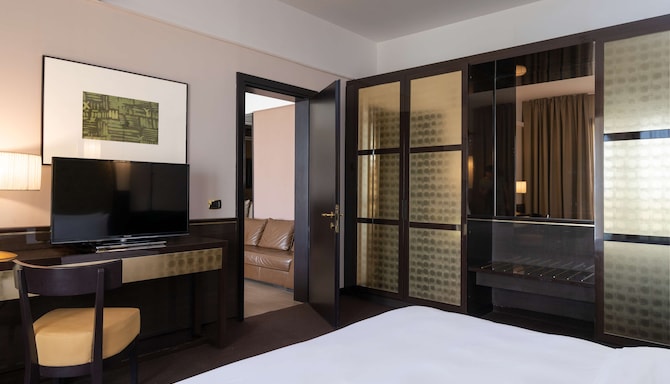Radisson Blu Hotel, N'Djamena - Suite with terrace