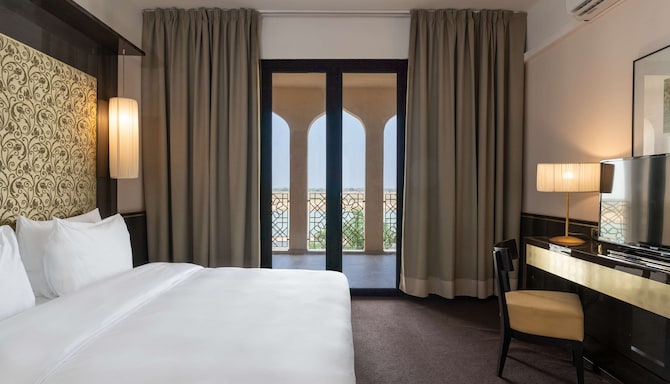 Radisson Blu Hotel, N'Djamena - Suite with terrace & river view