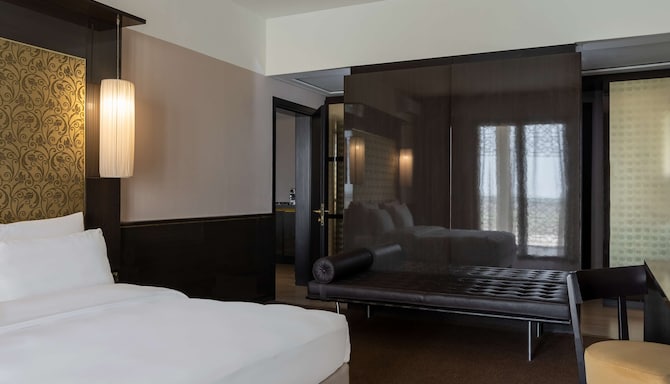 Radisson Blu Hotel, N'Djamena - Grand Suite with terrace & river view