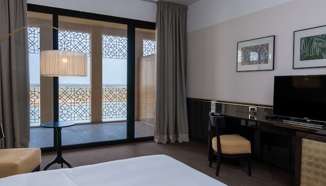 Radisson Blu Hotel, N'Djamena - Grand Suite with terrace