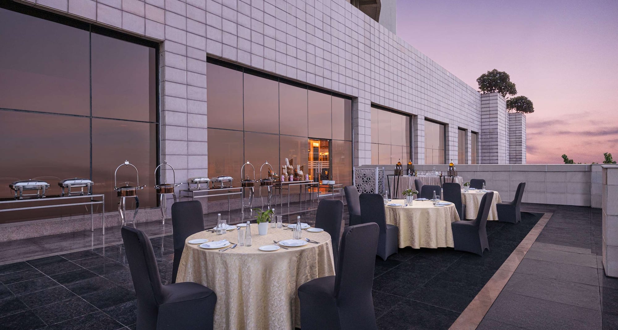 Radisson Blu Hotel, New Delhi Dwarka - Terrace Lounge