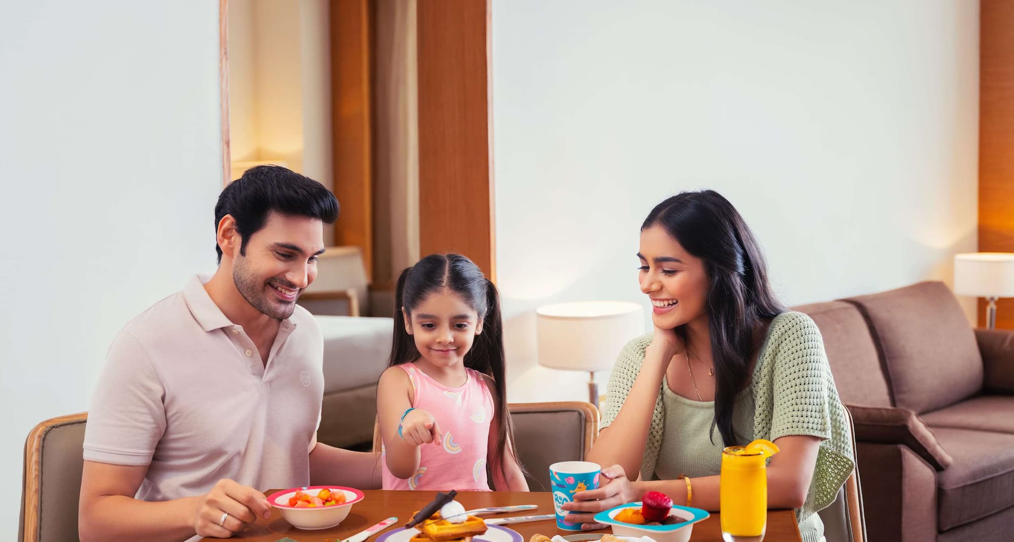 Radisson Blu Hotel, New Delhi Dwarka - Suite Room - Family Dining