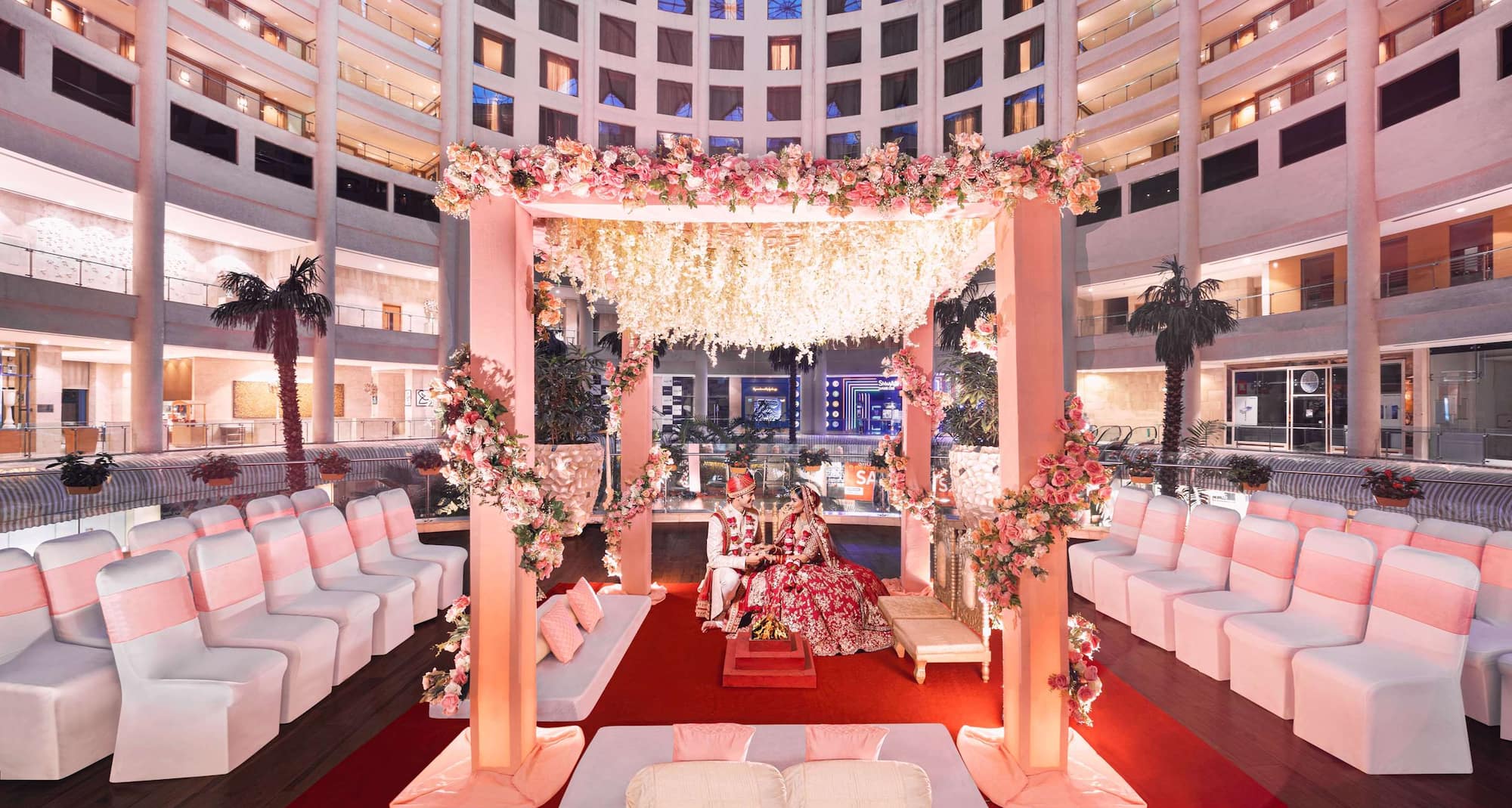 Radisson Blu Hotel, New Delhi Dwarka - Hotel Atrium