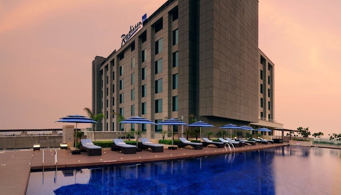 Radisson Blu Hotel New Delhi Paschim Vihar - Exterior