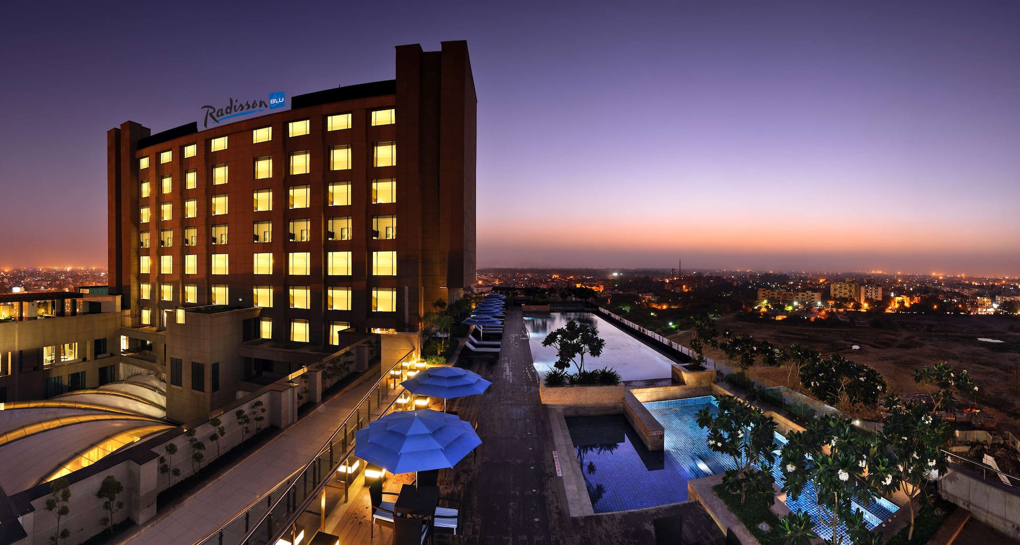 Radisson Blu Hotel New Delhi Paschim Vihar - Exterior