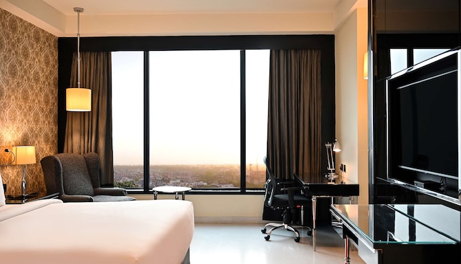 Radisson Blu Hotel, New Delhi Paschim Vihar - Superior Room