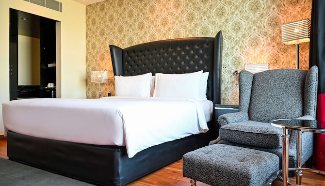Radisson Blu Hotel, New Delhi Paschim Vihar - Executive Suite