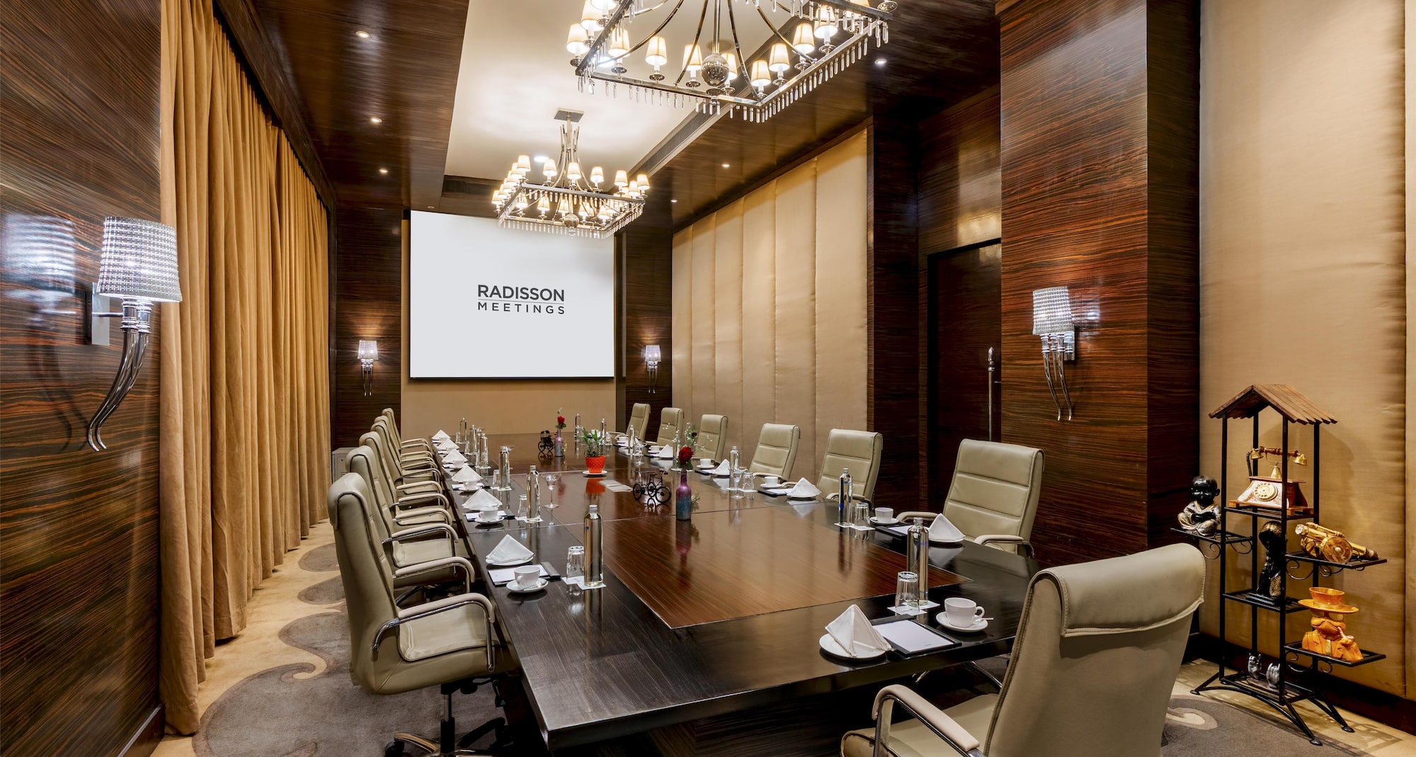 Radisson Blu Hotel, New Delhi Paschim Vihar - Board Room