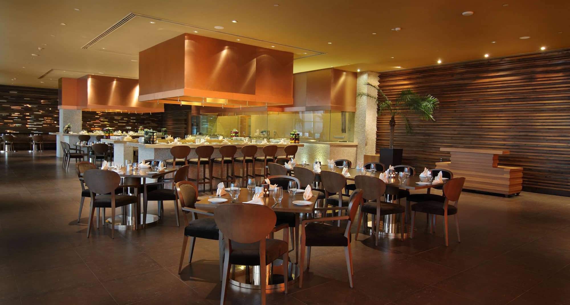 Radisson Blu Hotel New Delhi Paschim Vihar - Restaurant