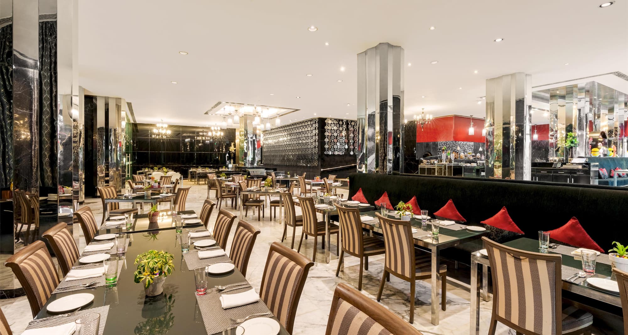 Radisson Blu Hotel, New Delhi Paschim Vihar - Restaurant