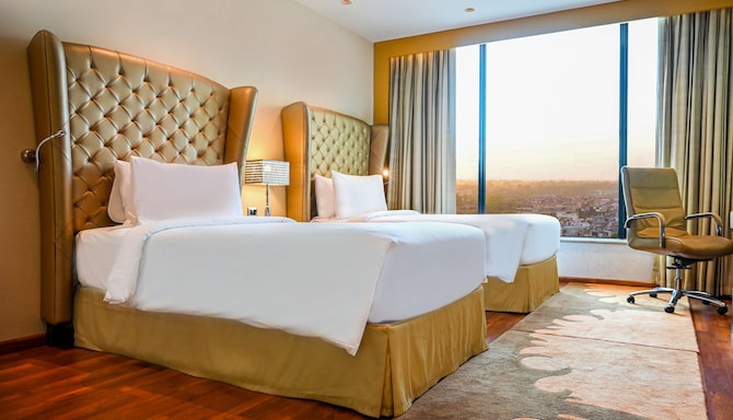 Radisson Blu Hotel, New Delhi Paschim Vihar - Presidential Suite
