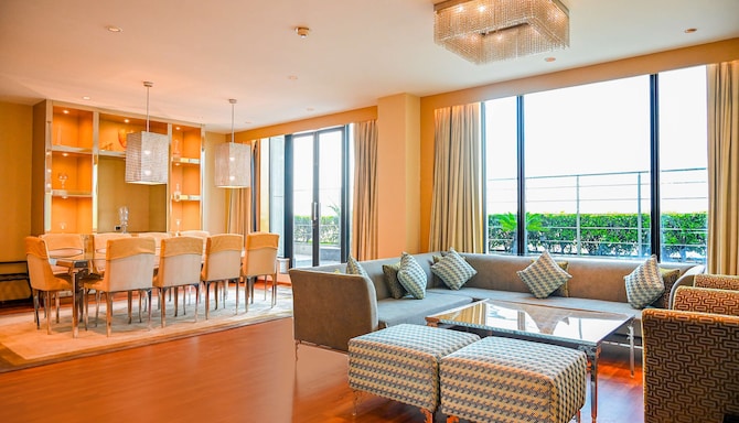 Radisson Blu Hotel, New Delhi Paschim Vihar - Presidential Suite