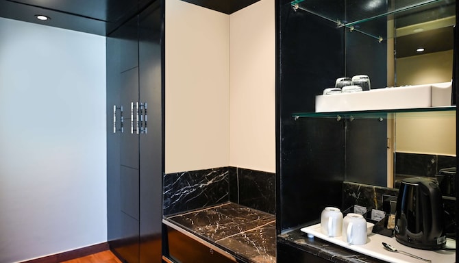 Radisson Blu Hotel, New Delhi Paschim Vihar - Executive Suite