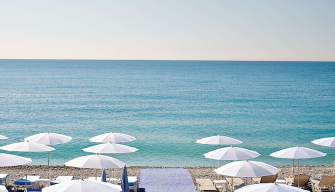 Radisson Blu Hotel, Nice - Régence Plage Beach club