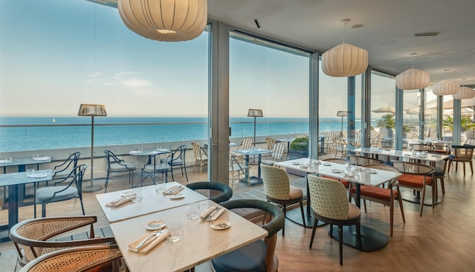 Radisson Blu Hotel, Nice - Calade Rooftop restaurant & lounge