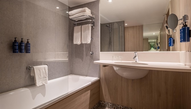 Radisson Blu Hotel, Nice - Gjesterom bad