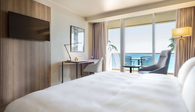 Radisson Blu Hotel, Nice - Superior Sea view room