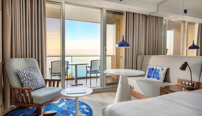 Radisson Blu Hotel, Nice - Premium Sea view room