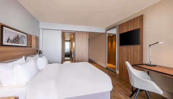Radisson Blu Hotel, Nice - Superior Room - Sea view