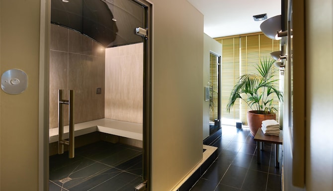 Radisson Blu Hotel, Nice - Fitness center sauna and hammam