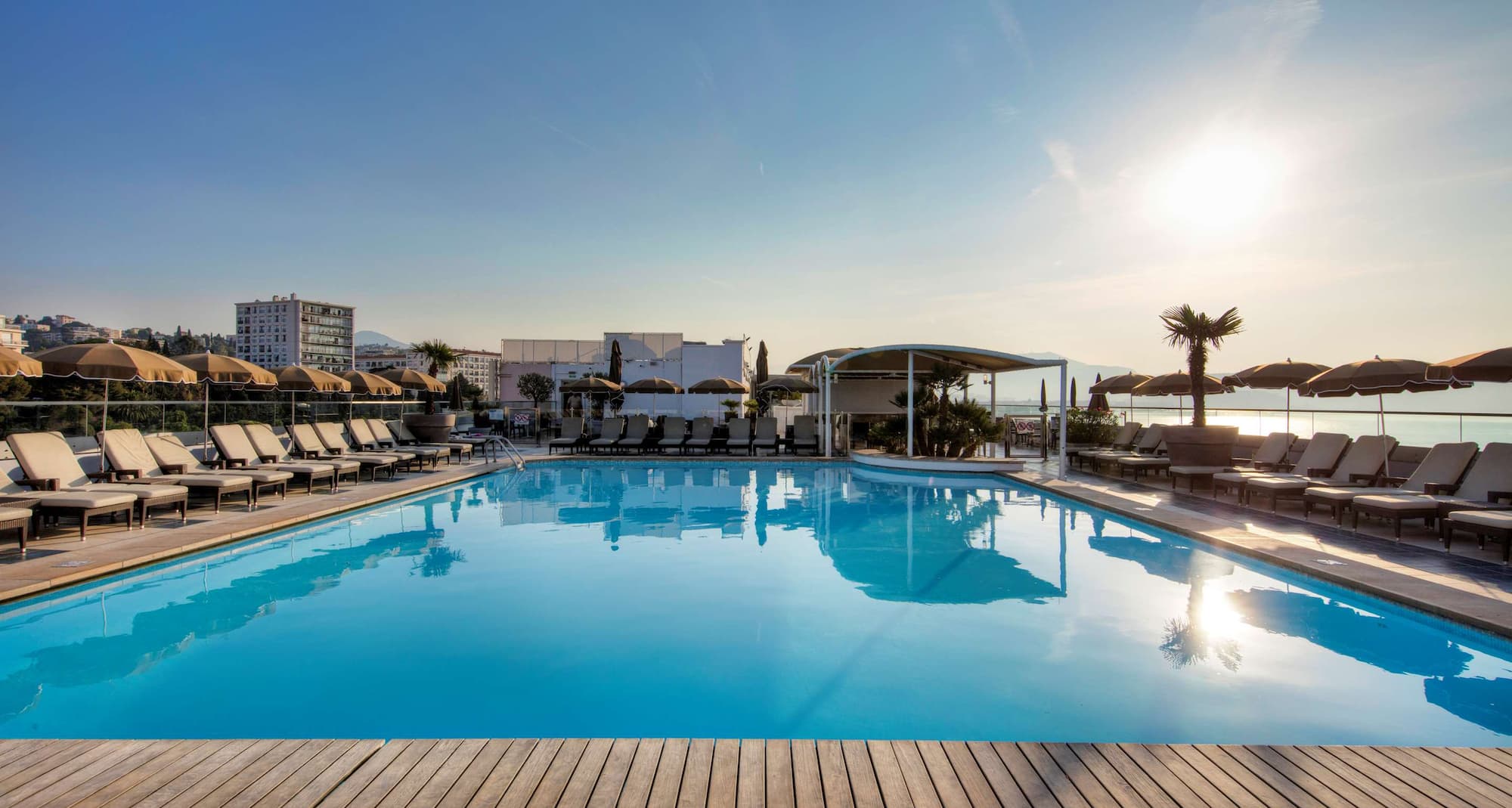 Radisson Blu Hotel, Nice - Panoramic Pool area