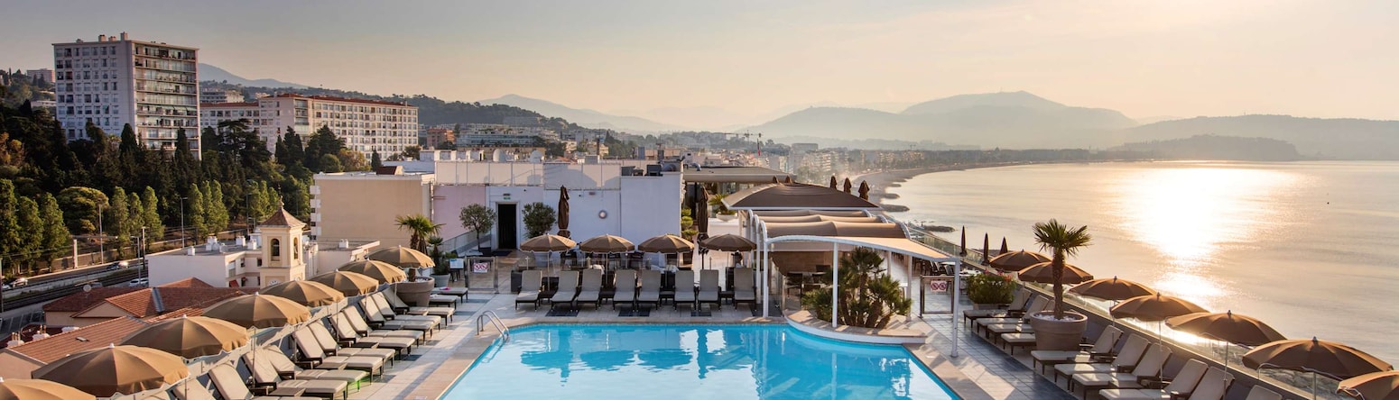 尼斯丽笙酒店 - 全景泳池区