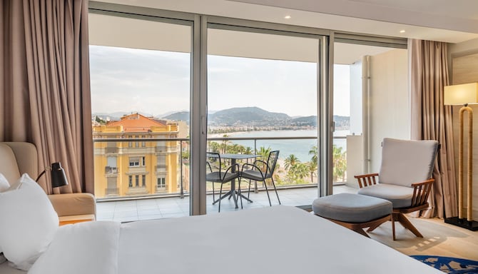Radisson Blu Hotel, Nice - Junior Suite - Bay View - Terrace