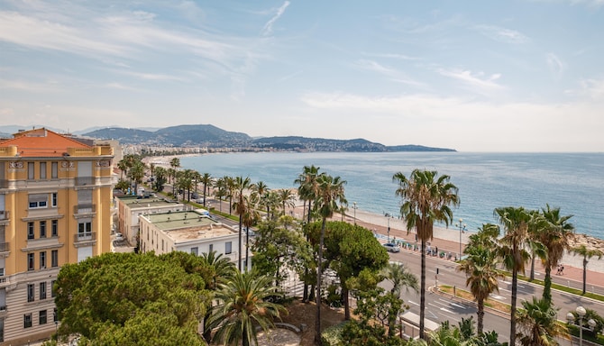 Radisson Blu Hotel, Nice - Junior Suite - Bay View - Terrace
