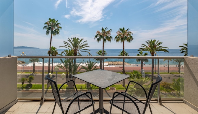 Radisson Blu Hotel, Nice - Premium Room - Sea View