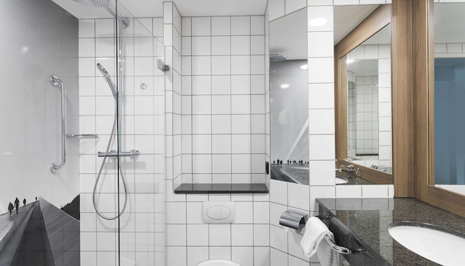 Radisson Blu Hotel Nydalen, Oslo - Guest room bathroom