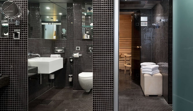 Radisson Blu Hotel Olumpia, Tallinn - Presidential Suite Bathroom