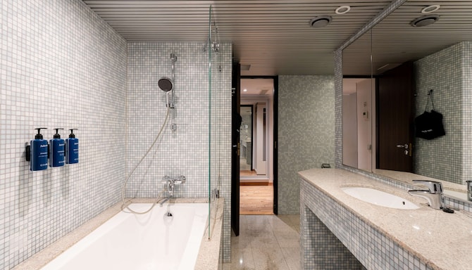 Radisson Blu Hotel Olumpia, Tallinn - Гостевая комната с ванной